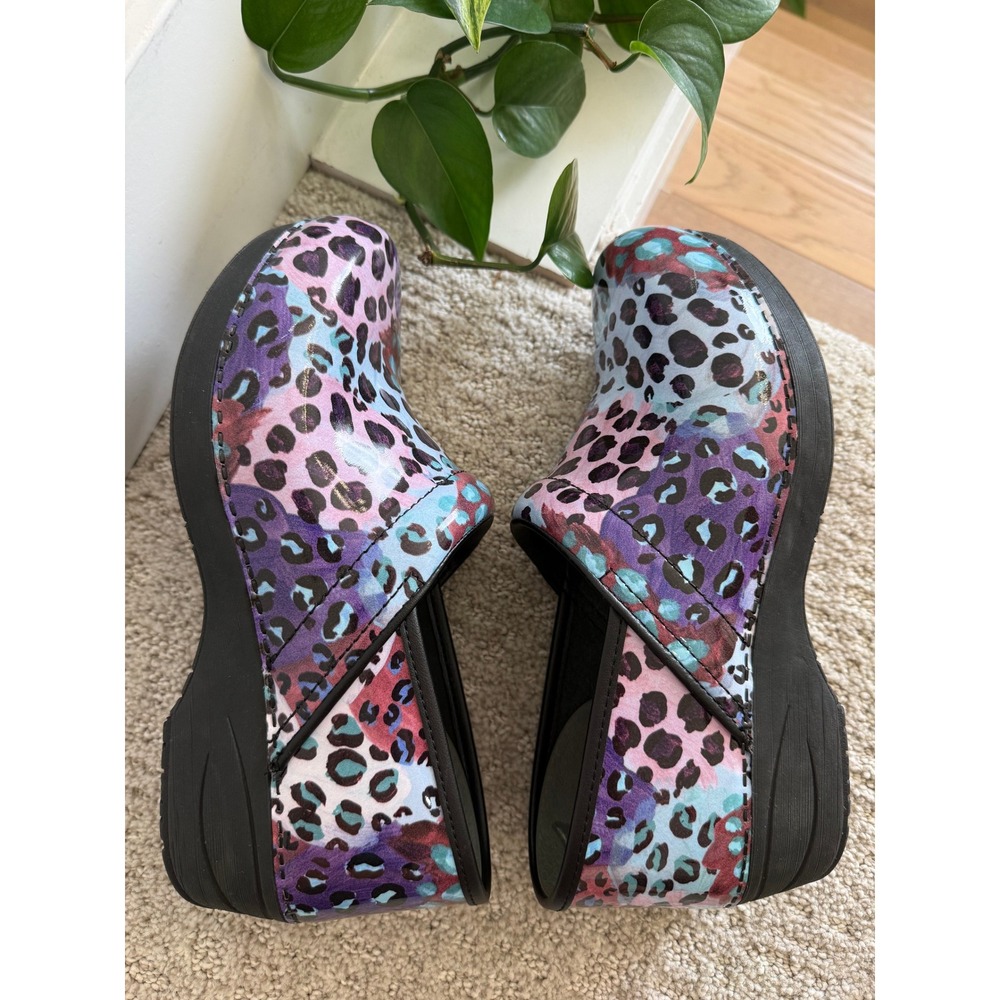 Dansko XP 2.0 Clogs 40 9.5-10 PURPLE Leopard Patent Leather Professional MEDICAL